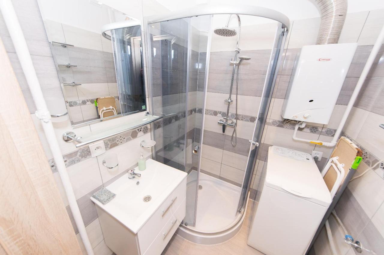 3-Bedroom Flat In City Center P4You Pl Krasków Exteriör bild