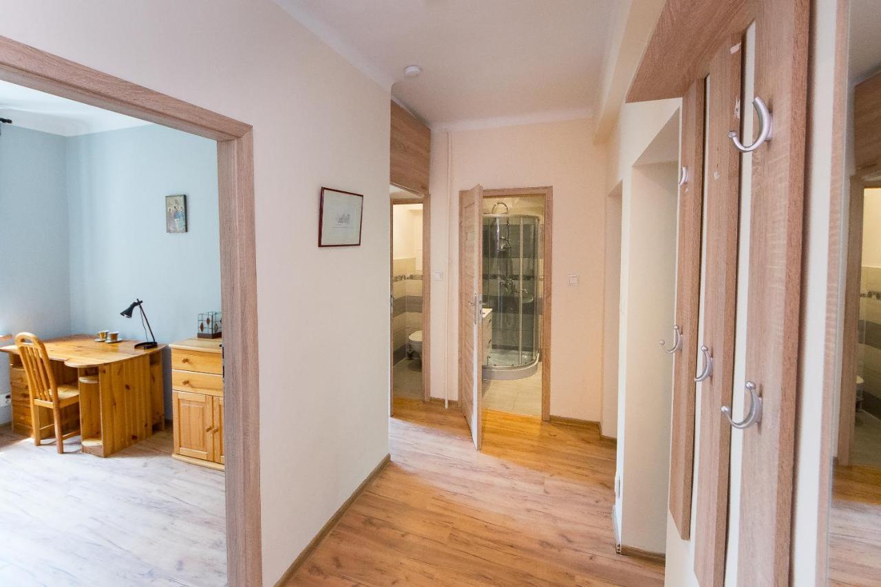3-Bedroom Flat In City Center P4You Pl Krasków Exteriör bild